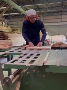 信頼の家づくりは自社工場から。工場のチカラで叶える自由な家づくり