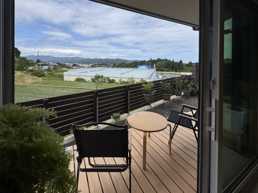 内と外が溶け合う、ウッドデッキで広がる、「樹の家」の豊かな暮らし