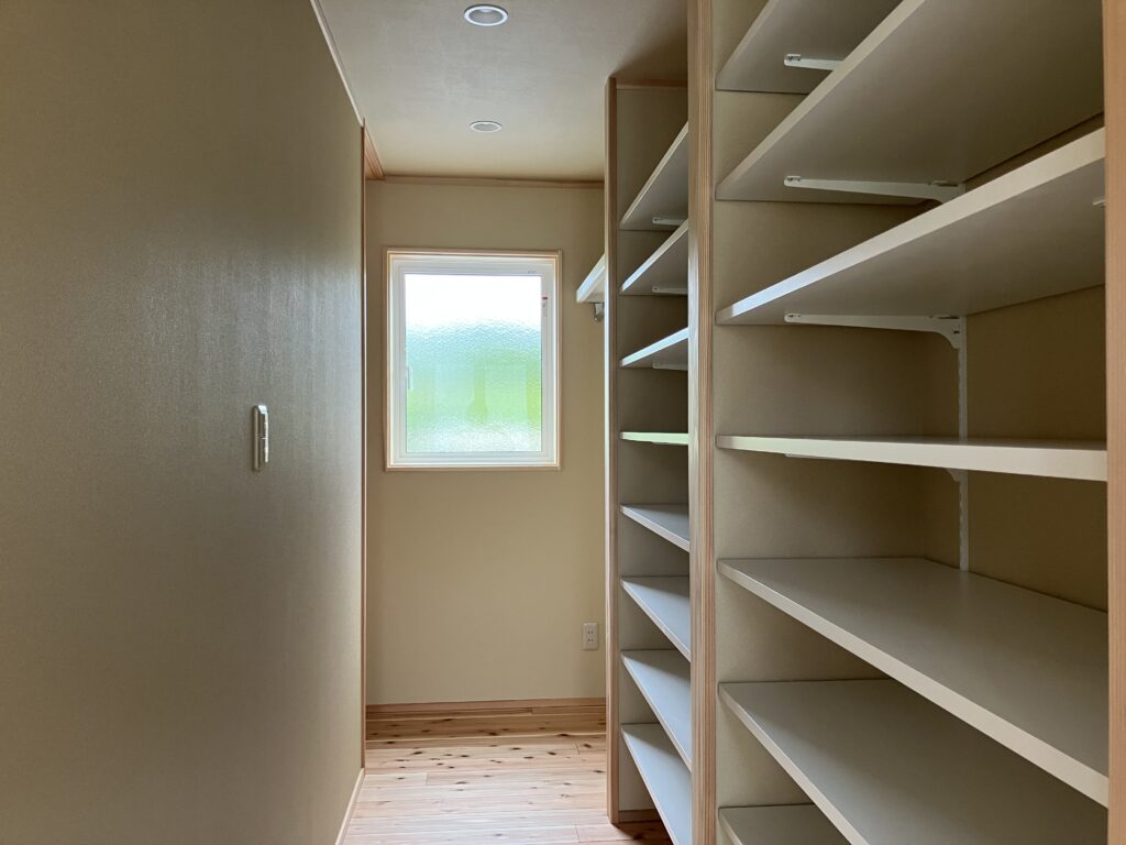 家族の絆が深まる動線と、奥様の夢が叶う場所